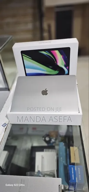 New Laptop Apple MacBook Pro 2020 M1 8GB Apple M1 SSD 256GB