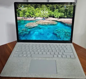 Photo - New Laptop Microsoft Surface Laptop 2 8GB Intel Core I5 SSD 256GB