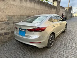 Hyundai Elantra 2016 Pearl