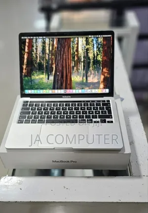 New Laptop Apple MacBook Pro 2020 M1 8GB Apple M1 SSD 256GB