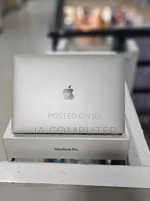 New Laptop Apple MacBook Pro 2020 M1 8GB Apple M1 SSD 256GB