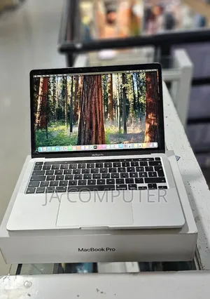 Photo - New Laptop Apple MacBook Pro 2020 M1 8GB Apple M1 SSD 256GB