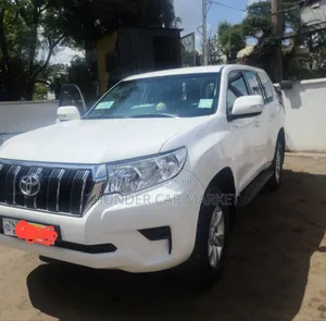 Photo - Toyota Land Cruiser Prado 2019 White