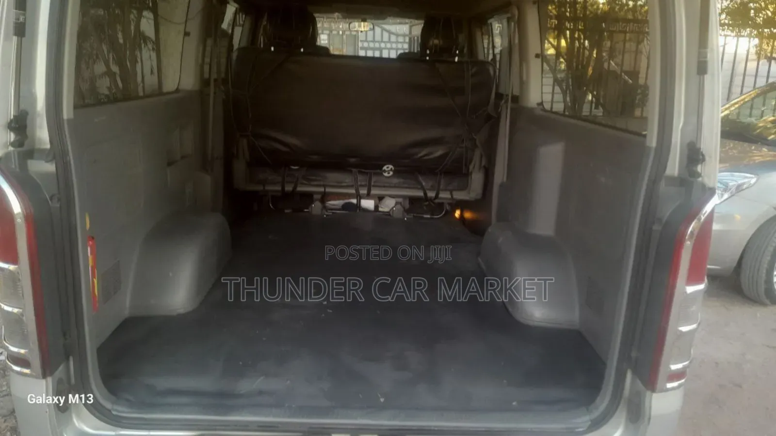 Toyota HiAce 2005 Silver