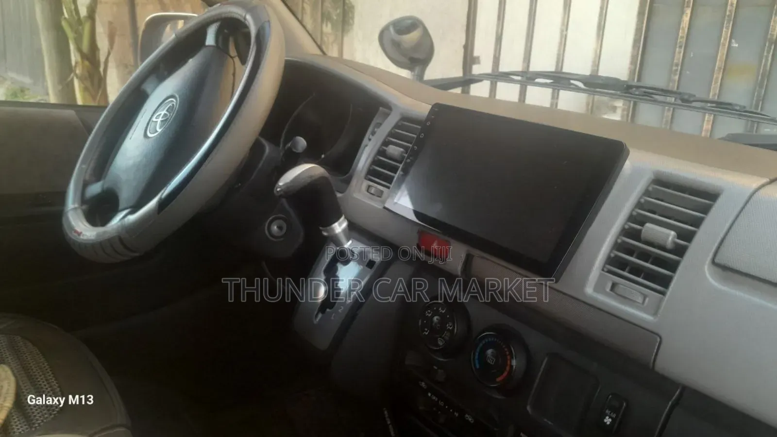 Toyota HiAce 2005 Silver