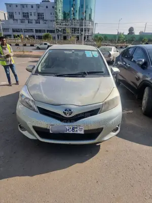 Toyota Yaris 2012 Silver