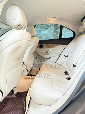 Mercedes-Benz C180 2015 Brown