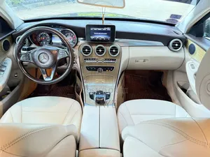 Mercedes-Benz C180 2015 Brown