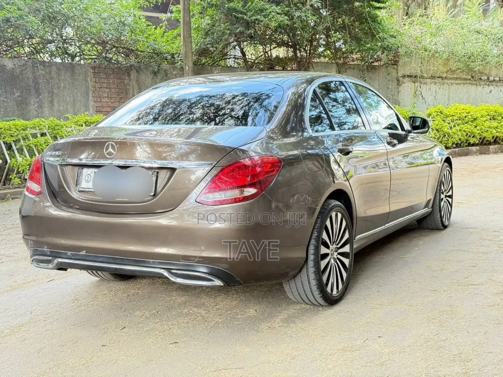 Mercedes-Benz C180 2015 Brown