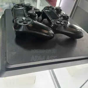 Playstation 4 Slim