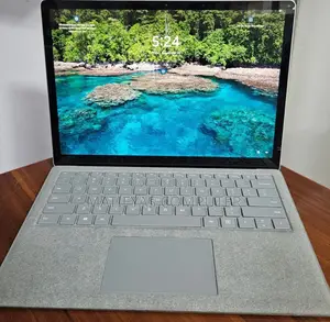 New Laptop Microsoft Surface 8GB Intel Core I5 SSD 256GB