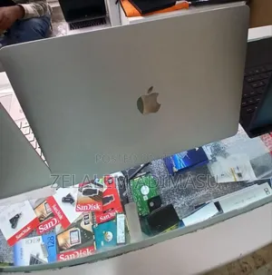 New Laptop Apple MacBook Air 2022 M2 8GB SSD 256GB