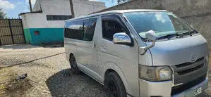 Photo - Toyota HiAce 2007 Silver