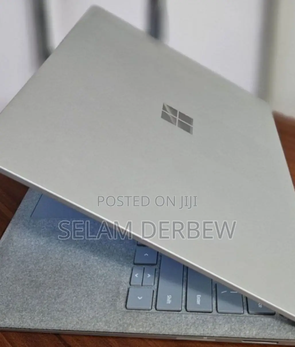 New Laptop Microsoft Surface Laptop 2 8GB Intel Core I5 SSD 256GB
