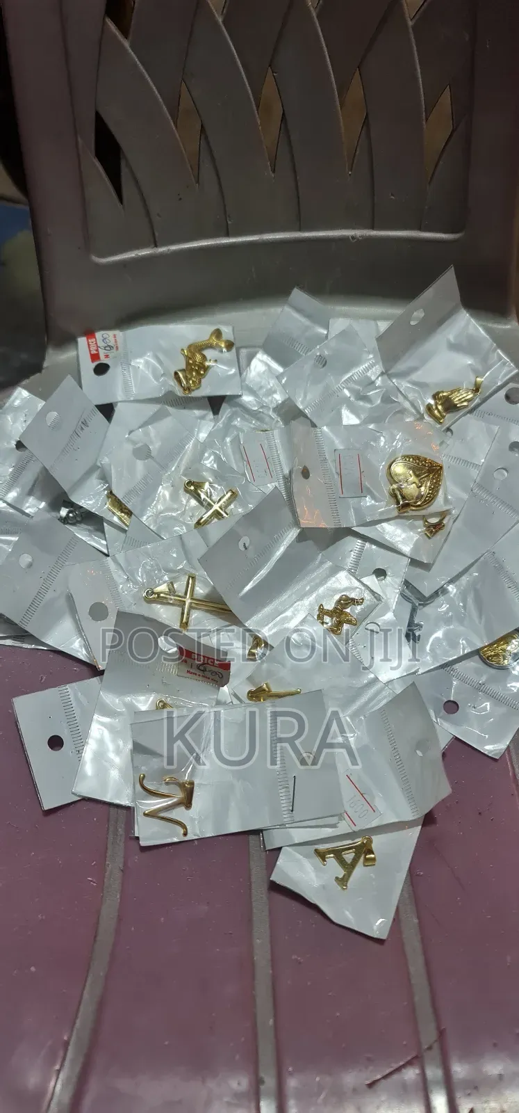 የ 6 ወር ዋስትና ያላቸዉ የማይለቁ ሀብሎች ከነ አጫዋቹ 700 ብር