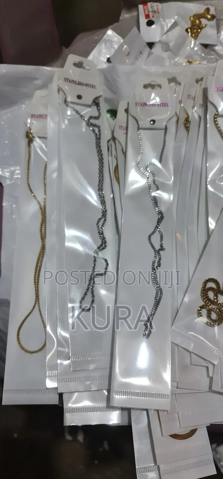 የ 6 ወር ዋስትና ያላቸዉ የማይለቁ ሀብሎች ከነ አጫዋቹ 700 ብር