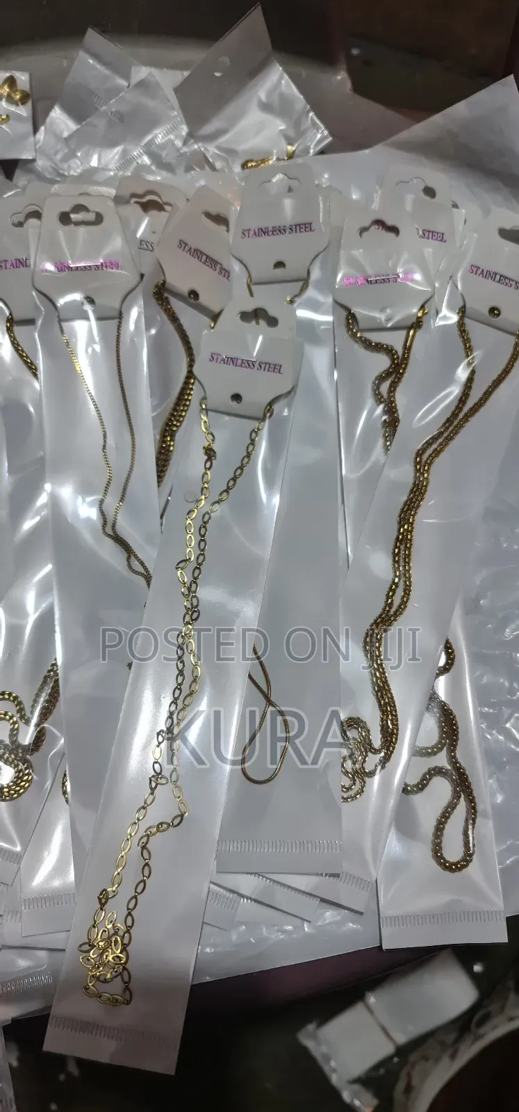 የ 6 ወር ዋስትና ያላቸዉ የማይለቁ ሀብሎች ከነ አጫዋቹ 700 ብር