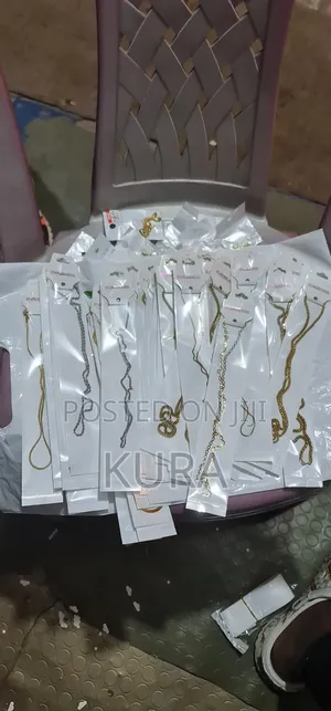 የ 6 ወር ዋስትና ያላቸዉ የማይለቁ ሀብሎች ከነ አጫዋቹ 700 ብር