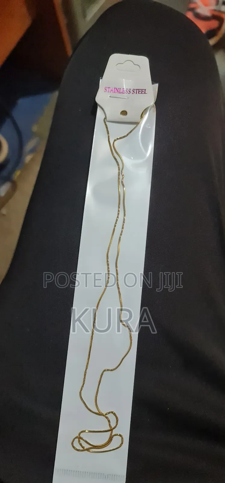 የ 6 ወር ዋስትና ያላቸዉ የማይለቁ ሀብሎች ከነ አጫዋቹ 700 ብር