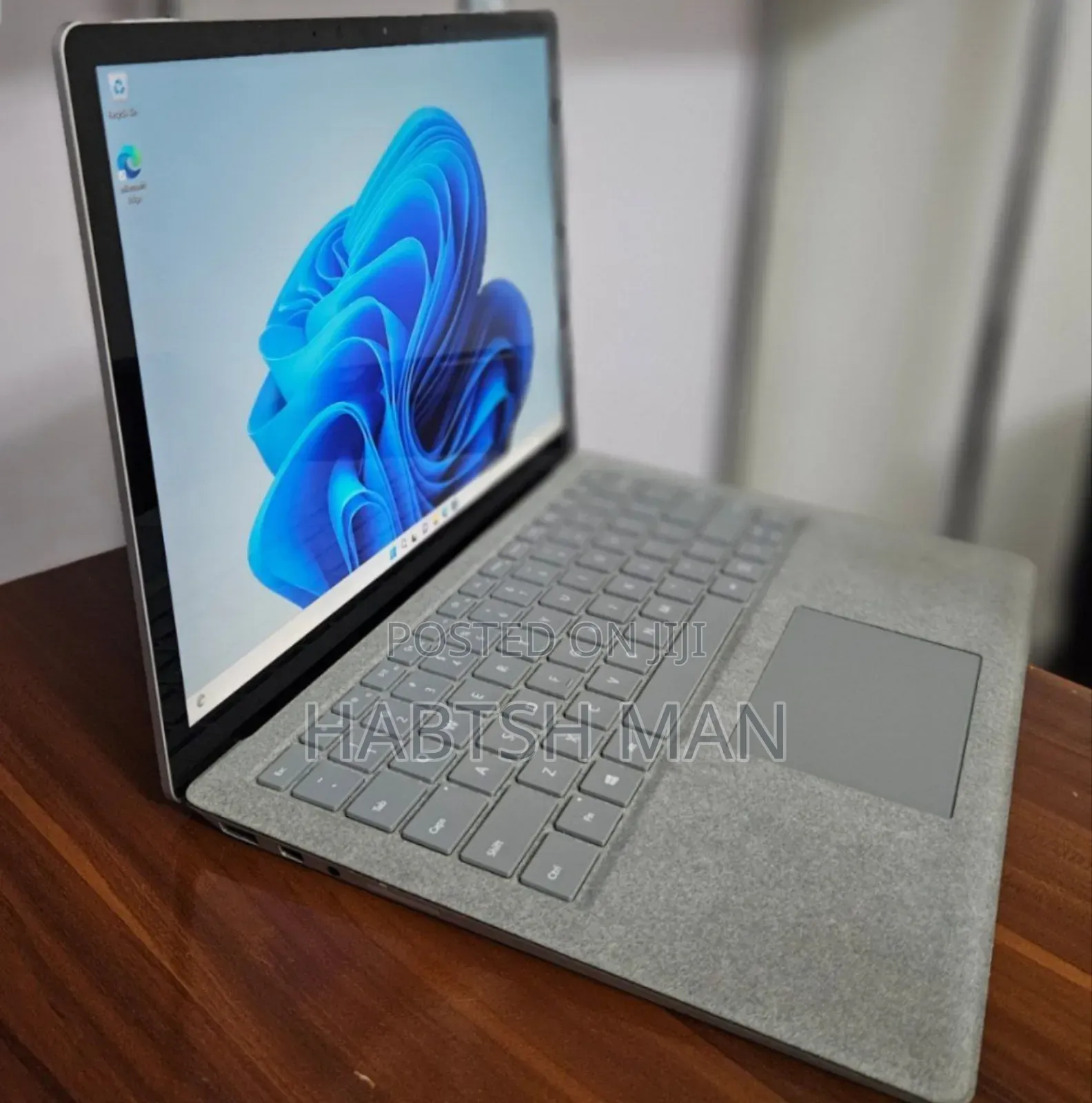 New Laptop Microsoft Surface 2 8GB Intel Core i5 SSD 256GB