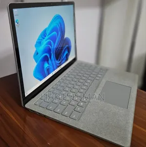 New Laptop Microsoft Surface 2 8GB Intel Core i5 SSD 256GB
