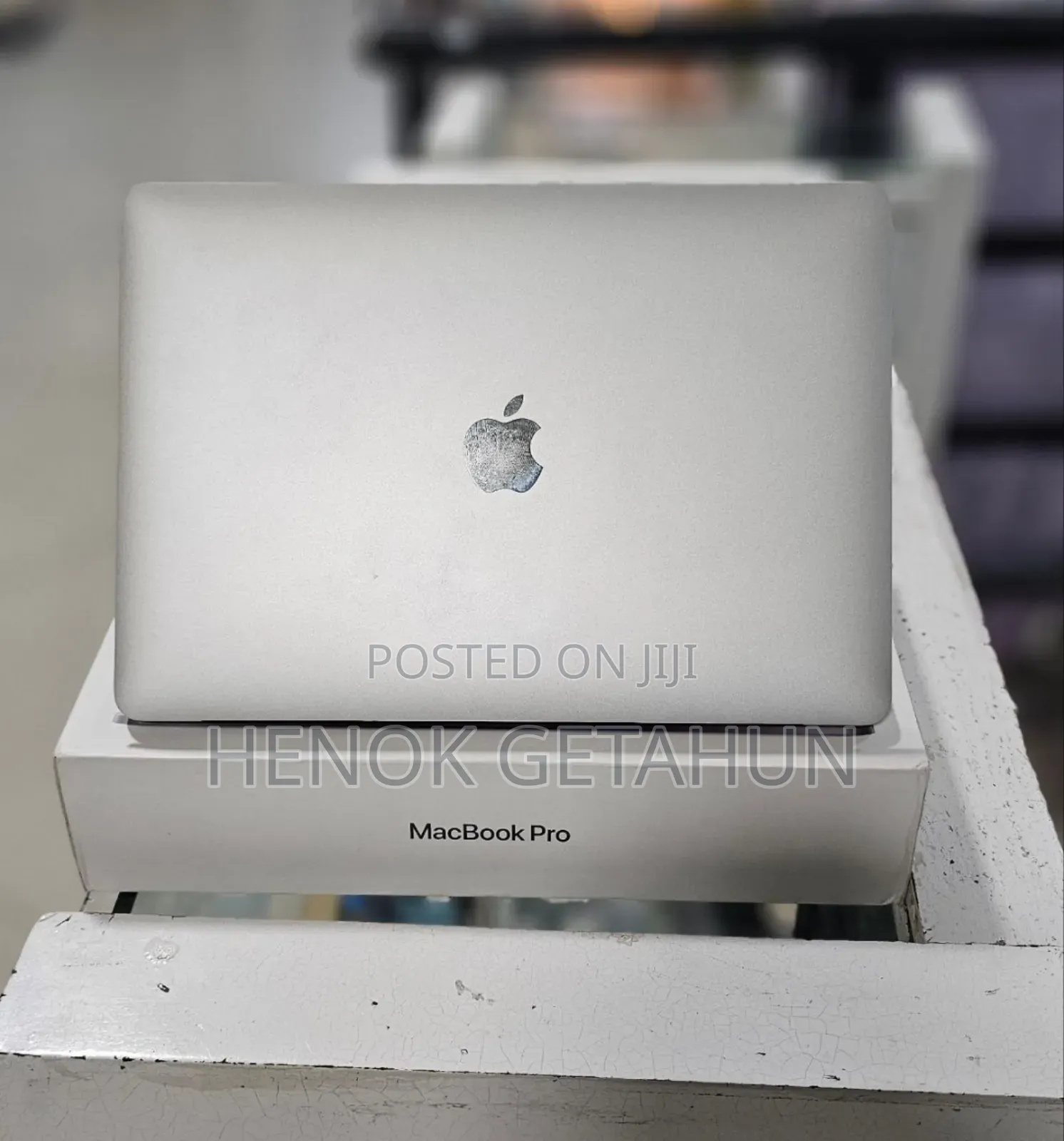 New Laptop Apple MacBook Pro 2020 M1 8GB Apple M1 SSD 256GB