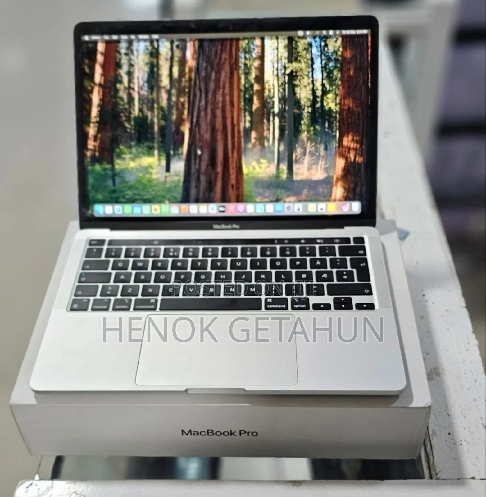 New Laptop Apple MacBook Pro 2020 M1 8GB Apple M1 SSD 256GB