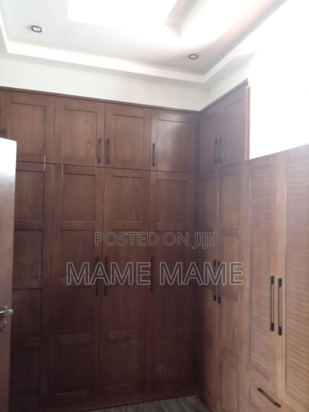 10bdrm House in Addis Abeba, Bole for sale