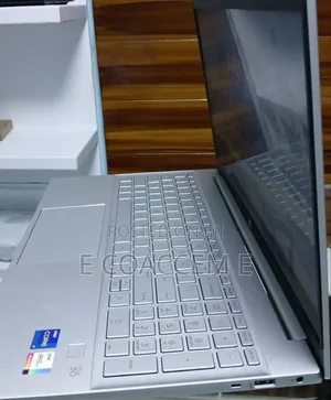 New Laptop HP 16GB Intel Core I7 SSD 512GB