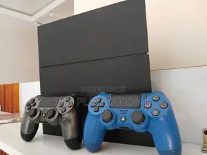 Photo - Ps 4 Standard Model at £ ¥¥₩¥₩₩Cooo