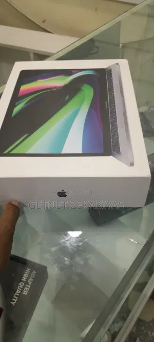 New Laptop Apple MacBook Pro M1 8GB Apple M1 Pro SSD 256GB