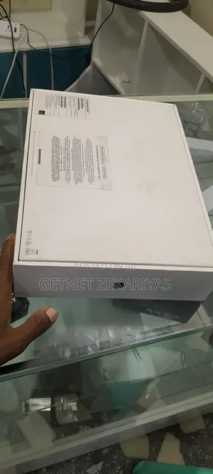 New Laptop Apple MacBook Pro M1 8GB Apple M1 Pro SSD 256GB