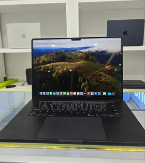 New Laptop Apple MacBook Pro 2023 M3 14-Inch 18GB Apple M3 SSD 512GB