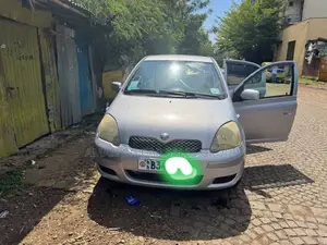 Photo - Toyota Vitz 2004 Silver