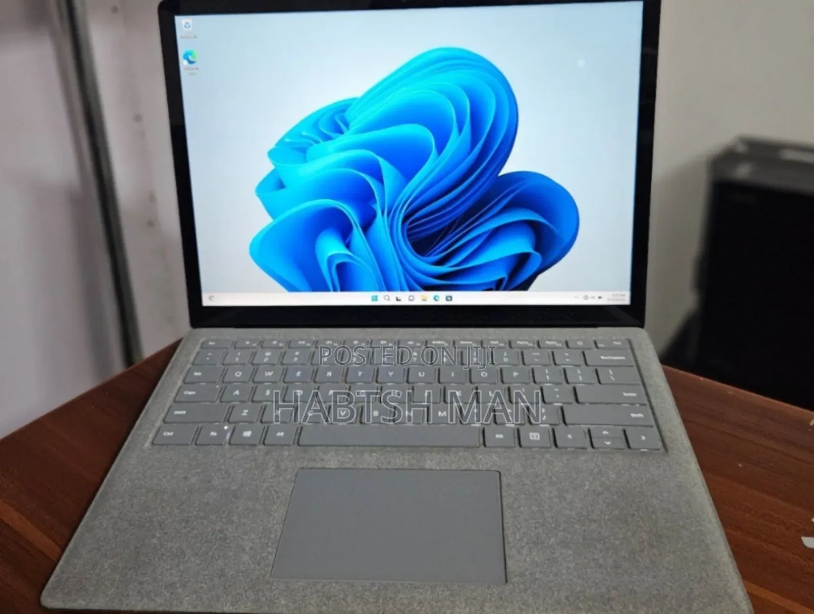 New Laptop Microsoft Surface 2 8GB Intel Core i5 SSD 256GB
