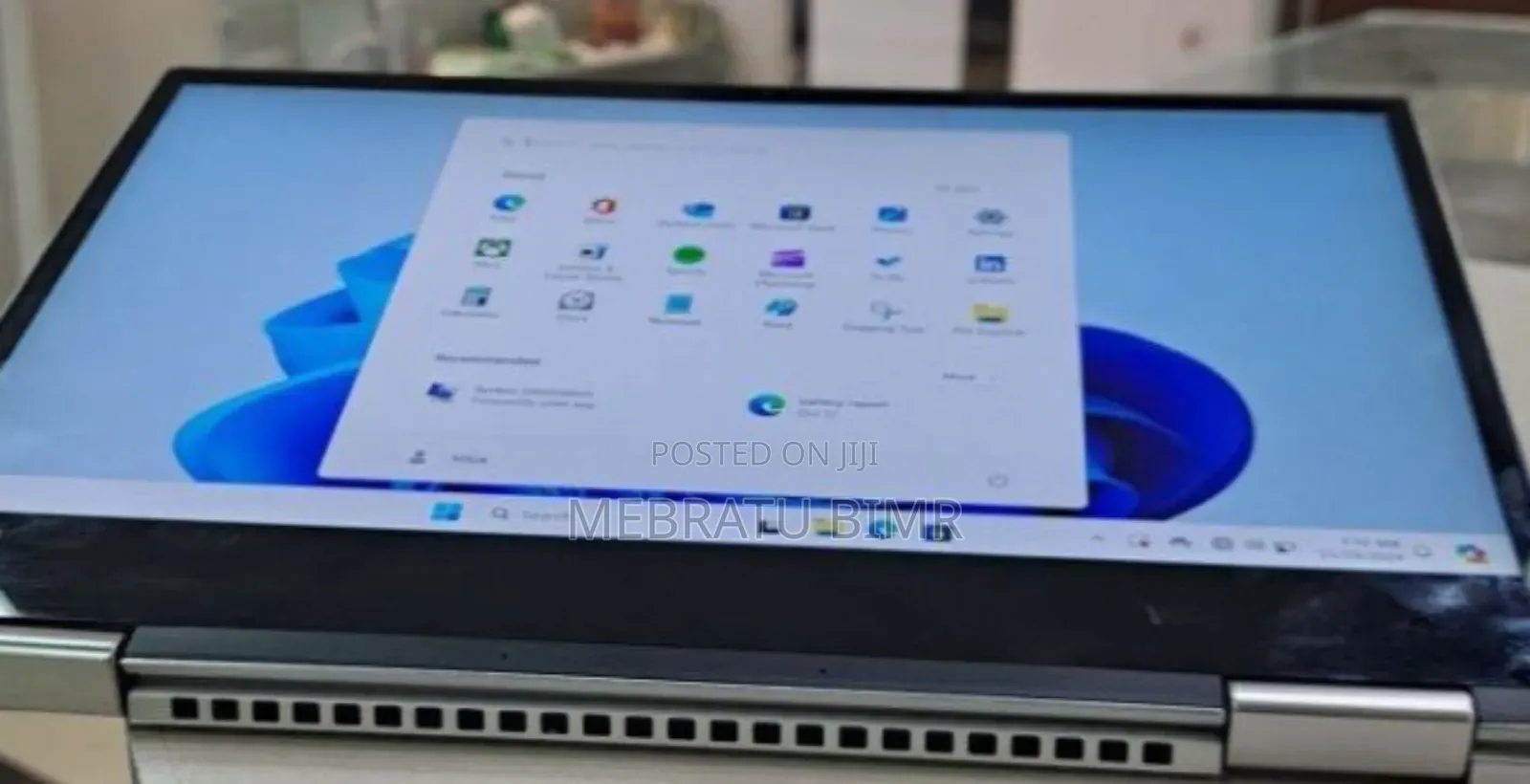 New Laptop Lenovo Yoga 710 8GB Intel Core I5 SSD 512GB