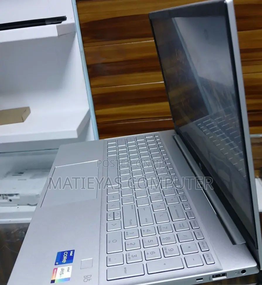 New Laptop HP Pavilion 15 16GB Intel Core I7 SSD 512GB