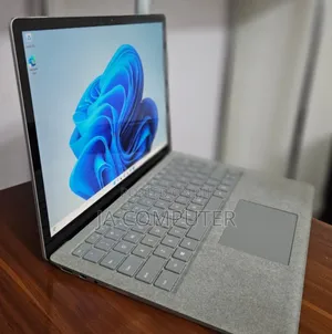 New Laptop Microsoft Surface Laptop 2 8GB Intel Core I5 SSD 256GB