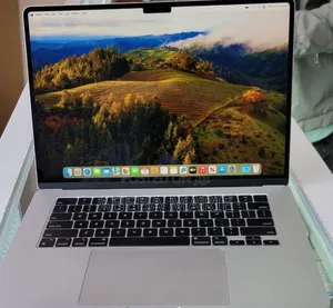 Photo - New Laptop Apple MacBook Air 2022 M2 8GB Apple M2 SSD 256GB