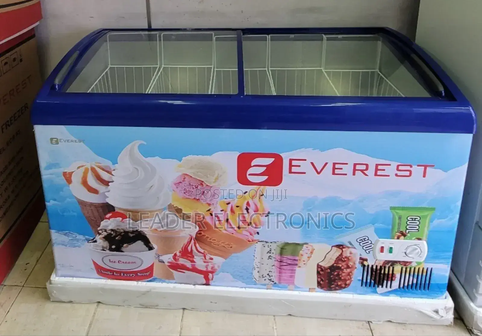Everest Desplay Refrigerator