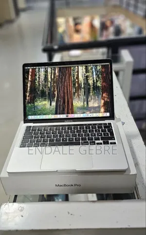 New Laptop Apple MacBook Pro M1 8GB Apple M1 SSD 256GB