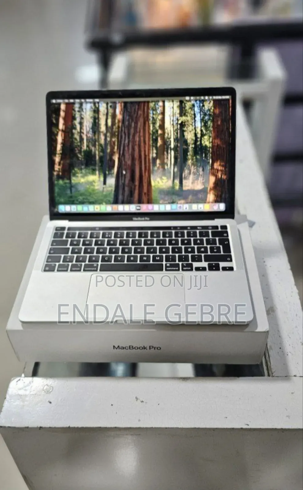 New Laptop Apple MacBook Pro M1 8GB Apple M1 SSD 256GB