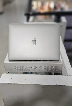 New Laptop Apple MacBook Pro M1 8GB Apple M1 SSD 256GB