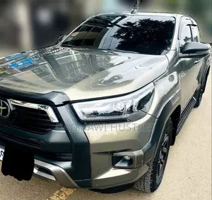 Toyota Hilux 2021 Gray