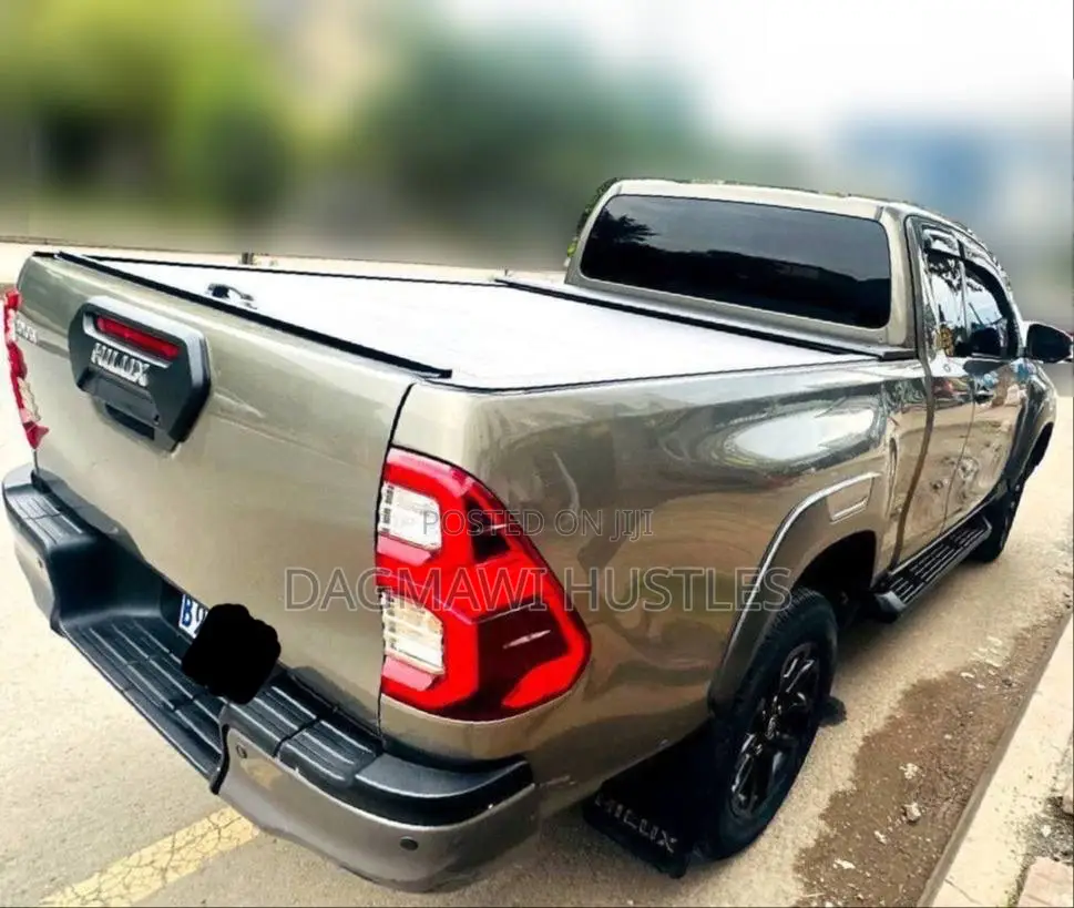 Toyota Hilux 2021 Gray