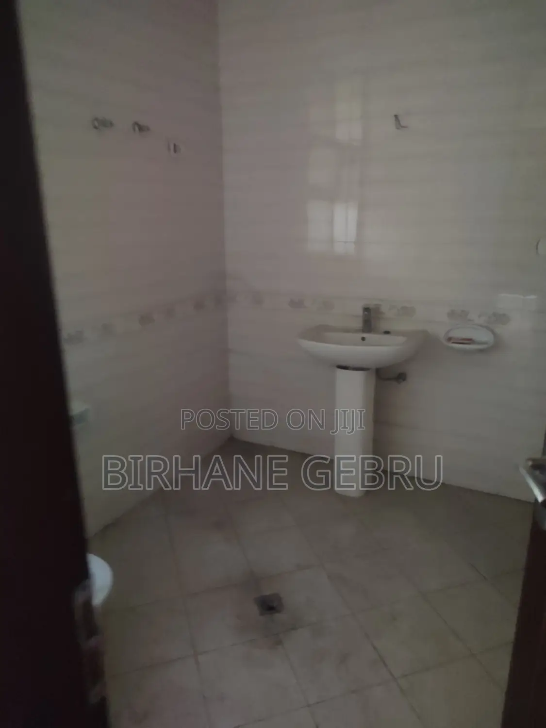 8bdrm House in G+1 Houses For Rent, Bole for rent