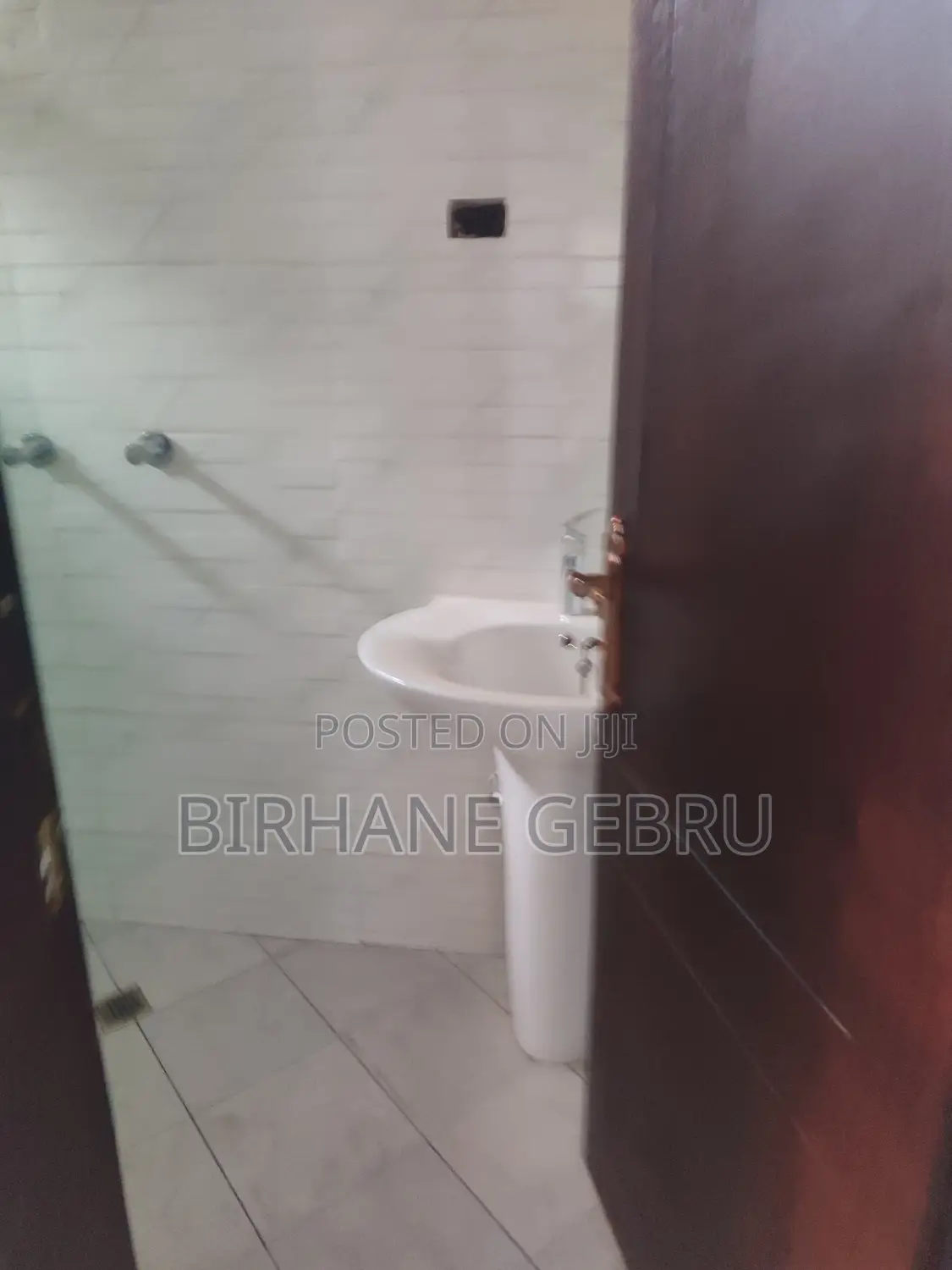 7bdrm Villa in Bole Around Semit for rent