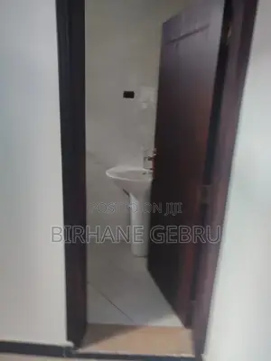 7bdrm Villa in Bole Around Semit for rent
