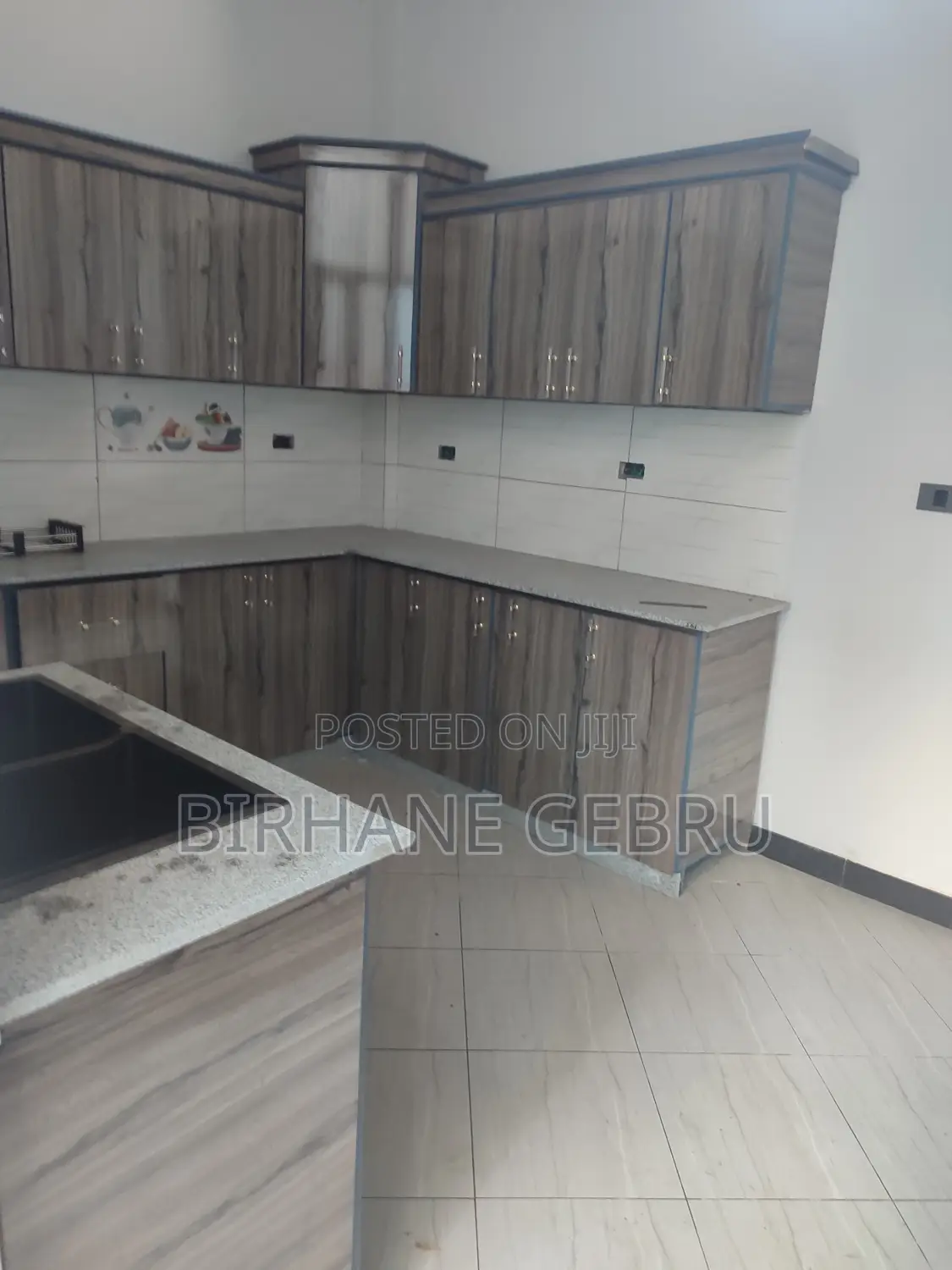 7bdrm Villa in Bole Around Semit for rent