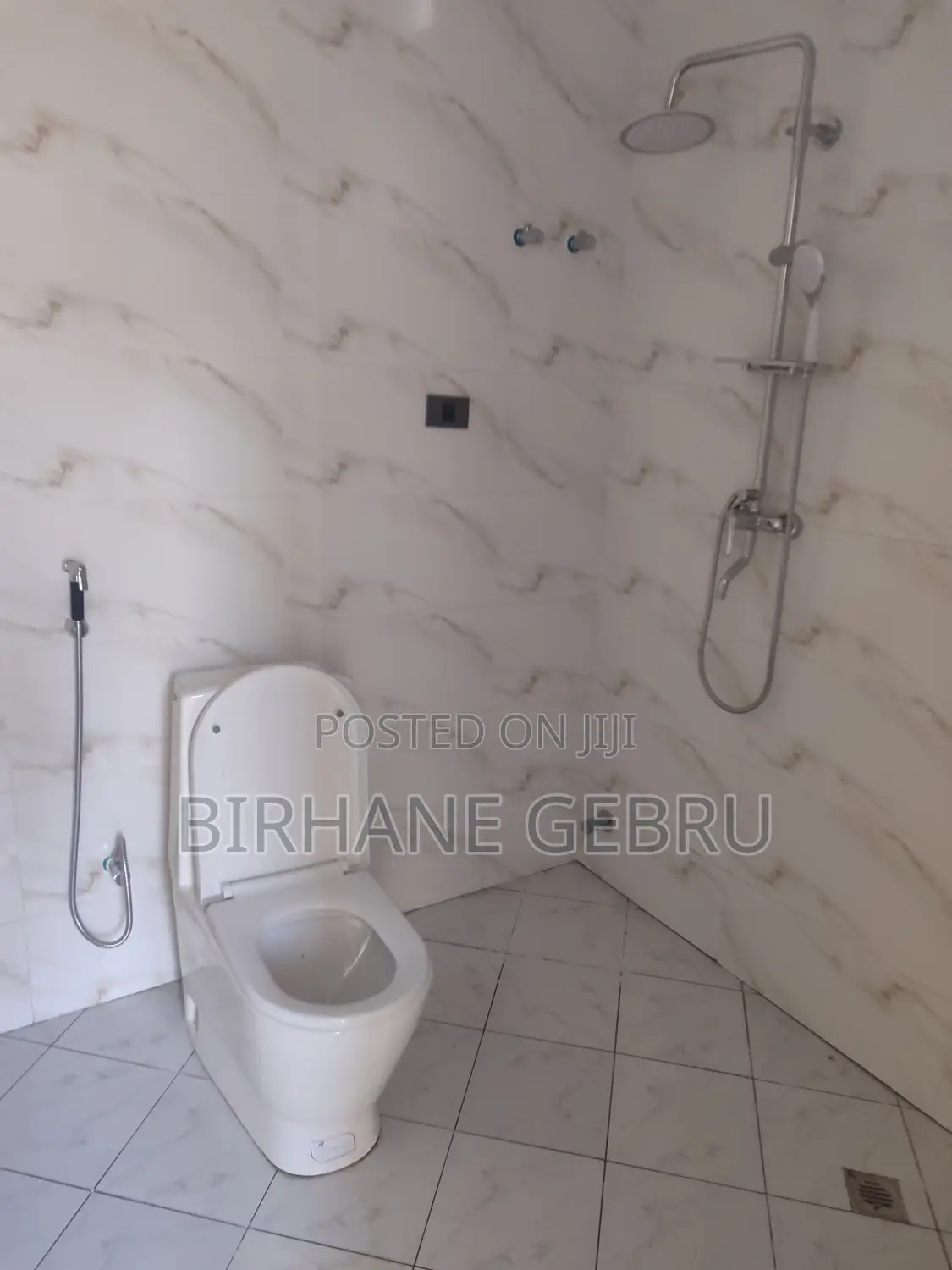 7bdrm Villa in Bole Around Semit for rent